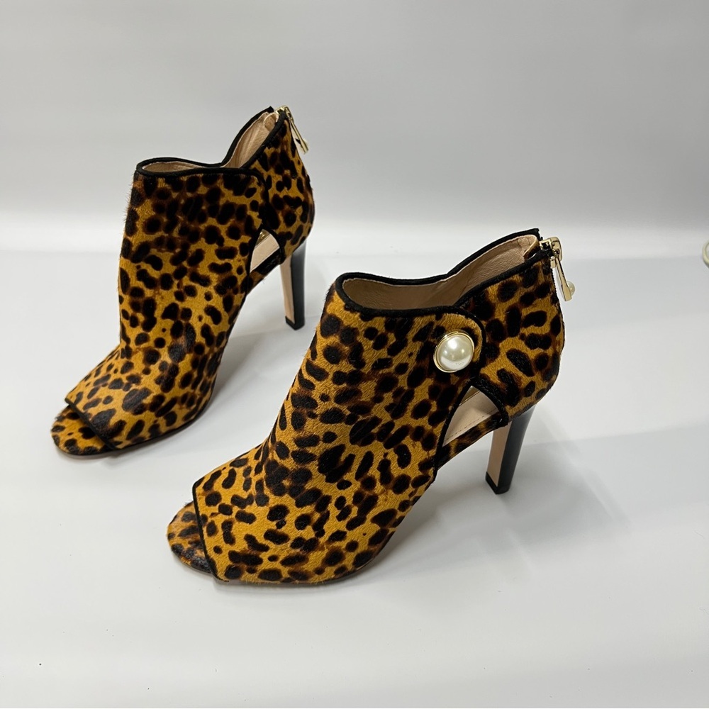 LOUISE ET  Women’s Size 6M CowHide Back Zip Cheetah Print Stilletto Heels